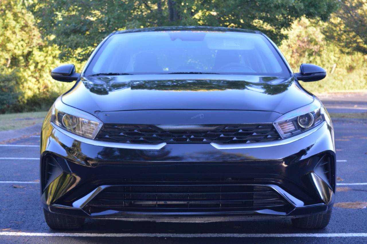 Used 2023 Kia Forte LXS w/ LXS Technology Package FWD image 2
