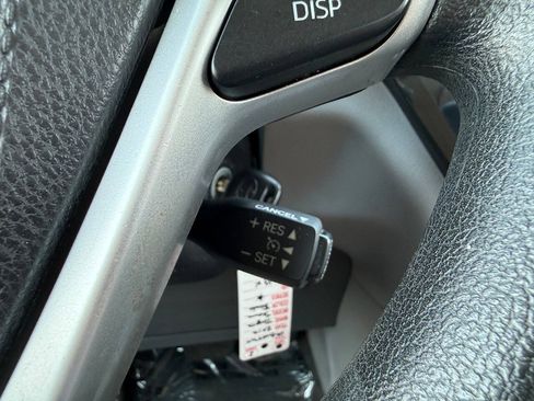 Used 2017 Toyota Sienna LE FWD image 35