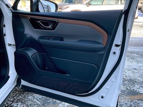 Certified 2025 Subaru Forester Sport image 27