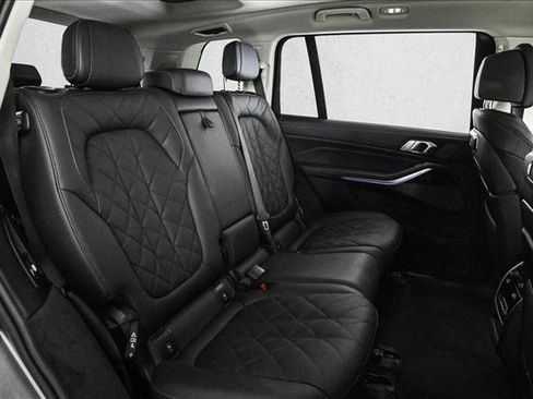 Used 2024 BMW X7 xDrive40i w/ Premium Package image 21