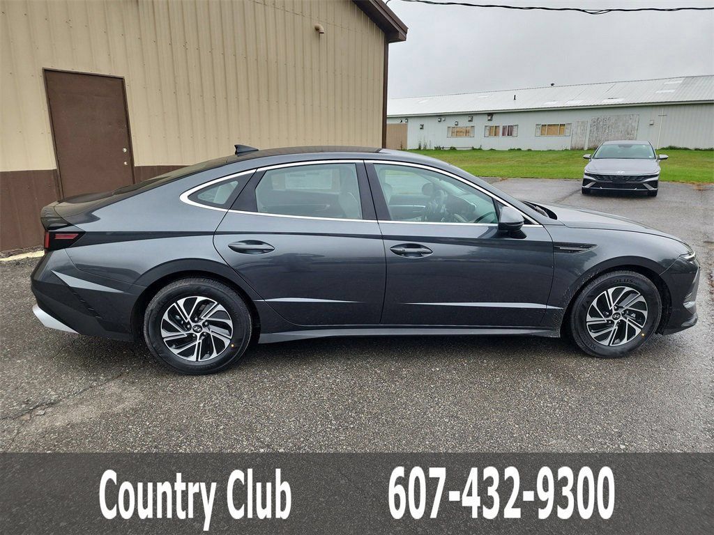New 2026 Hyundai Sonata Blue FWD image 9