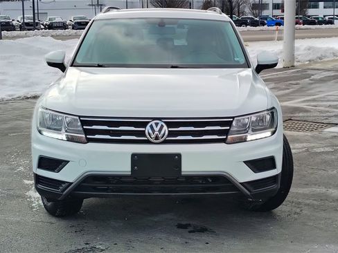 Used 2020 Volkswagen Tiguan SE w/ Panoramic Sunroof Package image 32