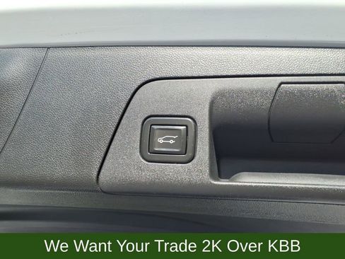 Used 2022 Buick Envision Essence w/ Technology Package II FWD image 27