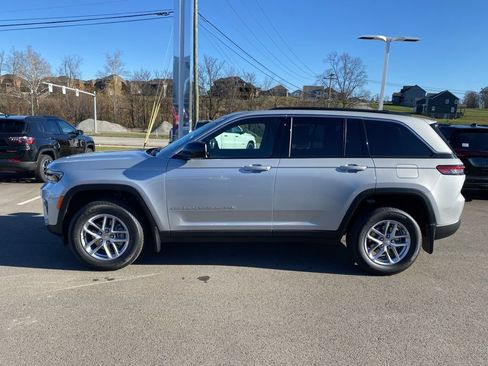 New 2025 Jeep Grand Cherokee Laredo X w/ Luxury Tech Group I AWD/4WD image 6