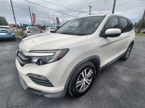 Used 2017 Honda Pilot EX image 1