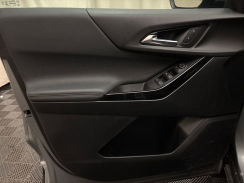 Used 2025 Chevrolet Equinox LT w/ Convenience Package II image 10