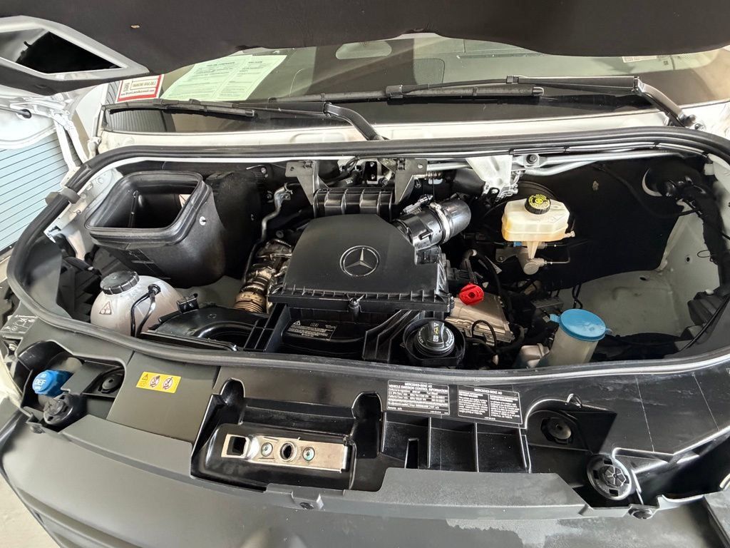 Used 2025 Mercedes-Benz Sprinter 2500 image 31