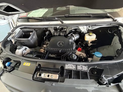 Used 2025 Mercedes-Benz Sprinter 2500 image 31