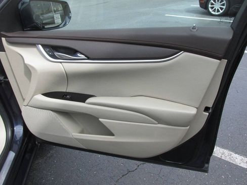 Used 2015 Cadillac XTS Limousine FWD image 24