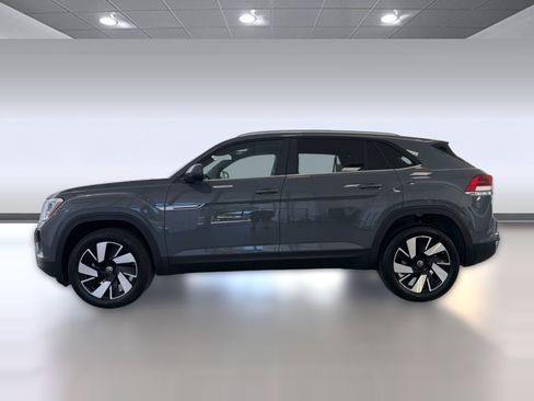 Used 2026 Volkswagen Atlas Cross Sport SE FWD image 2