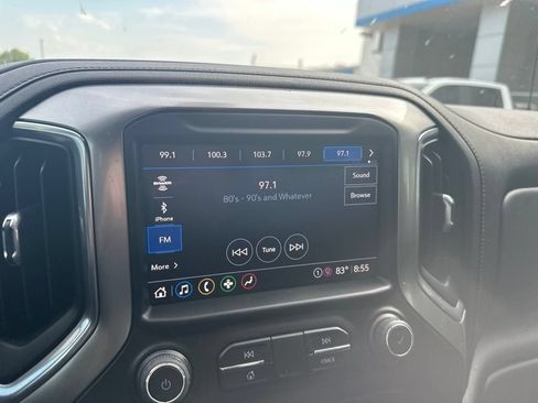 Used 2022 Chevrolet Silverado 1500 LT AWD/4WD image 17