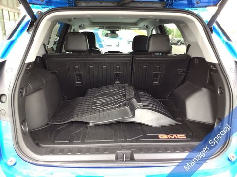 Used 2024 GMC Terrain SLT w/ LPO, Floor Liner Package AWD/4WD image 32