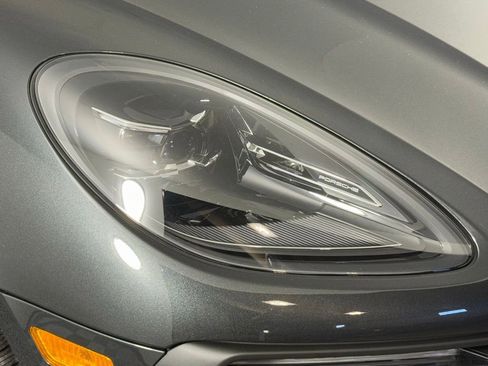 New 2026 Porsche Macan image 15