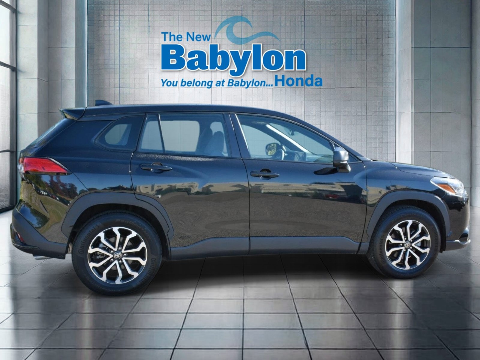 Used 2024 Toyota Corolla Cross AWD Hybrid image 5