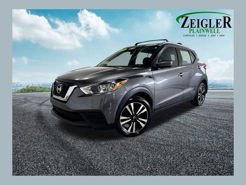 Used 2019 Nissan Kicks SV w/ Exterior Package FWD image 1