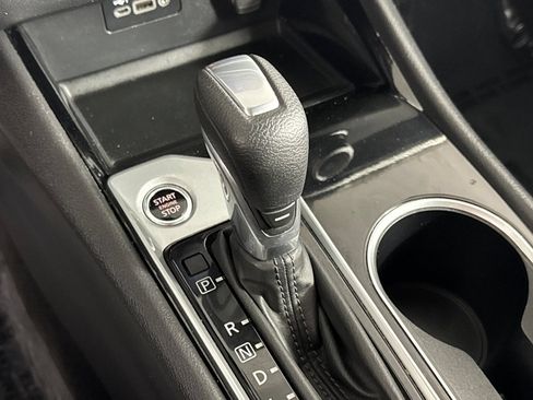 Used 2024 Nissan Altima 2.5 SV FWD image 17