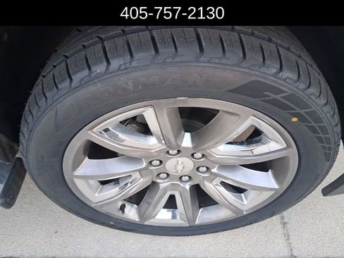 Used 2018 Chevrolet Tahoe LT w/ LT Signature Package image 21