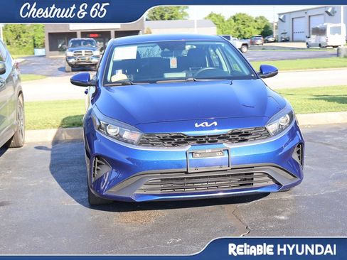 Used 2023 Kia Forte LXS w/ LXS Technology Package FWD image 5