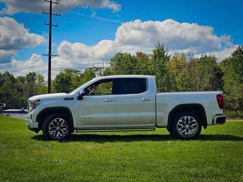 Used 2024 GMC Sierra 1500 Denali w/ Denali Reserve Package AWD/4WD image 8