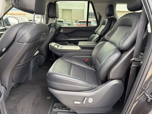 Certified 2025 Lincoln Navigator L Reserve image 13