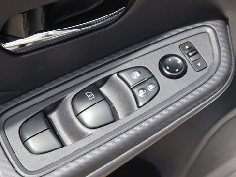 Used 2024 Nissan Versa SV FWD image 19