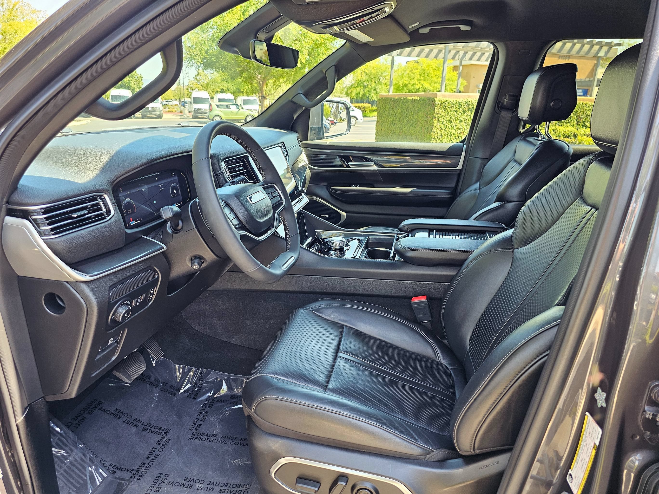 Used 2022 Jeep Wagoneer Series I AWD/4WD image 13