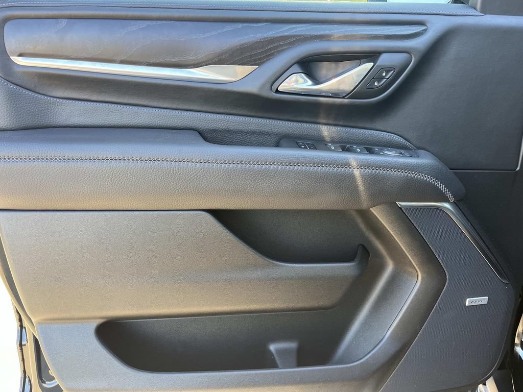 Used 2023 GMC Yukon XL Denali w/ Advanced Technology Package AWD/4WD image 32