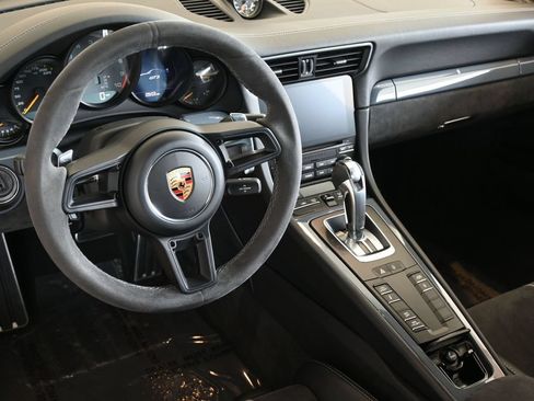 Used 2018 Porsche 911 GT3 w/ Sport Chrono Package RWD image 18