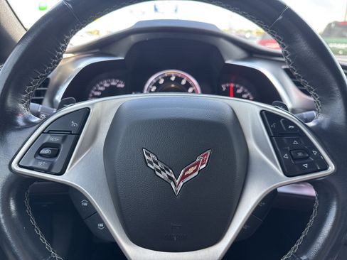 Used 2019 Chevrolet Corvette Stingray Coupe w/ Z51 1LT RWD image 13