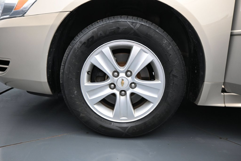 Used 2012 Chevrolet Impala LS FWD image 24