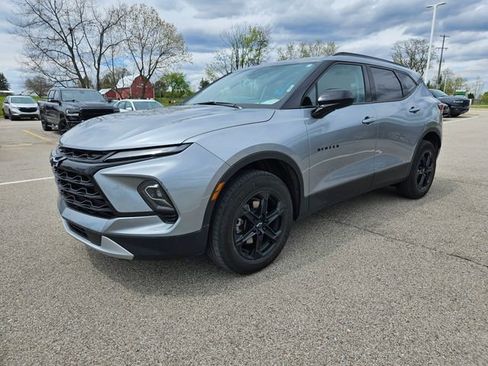 Used 2023 Chevrolet Blazer LT w/ Convenience Package FWD image 3