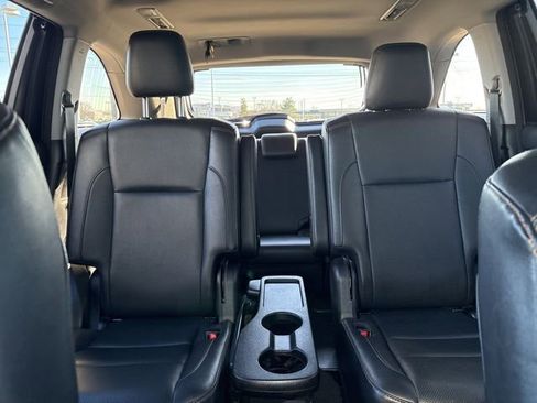 Used 2018 Toyota Highlander Limited image 25