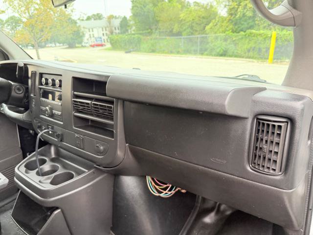 Used 2015 Chevrolet Express 2500 RWD image 14