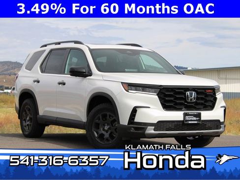 New 2025 Honda Pilot TrailSport image 1
