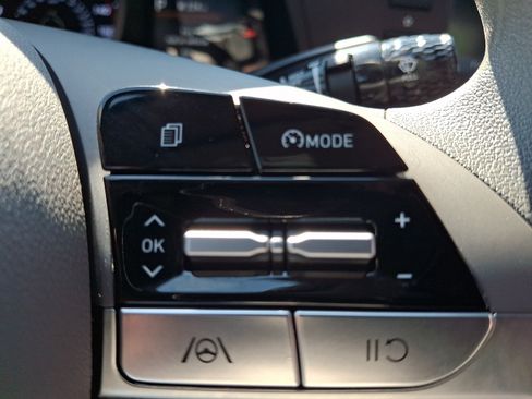 Certified 2023 Hyundai Elantra SEL FWD image 22