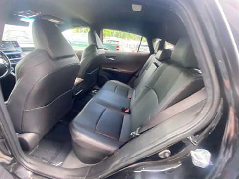 Used 2022 Toyota Venza XLE image 21