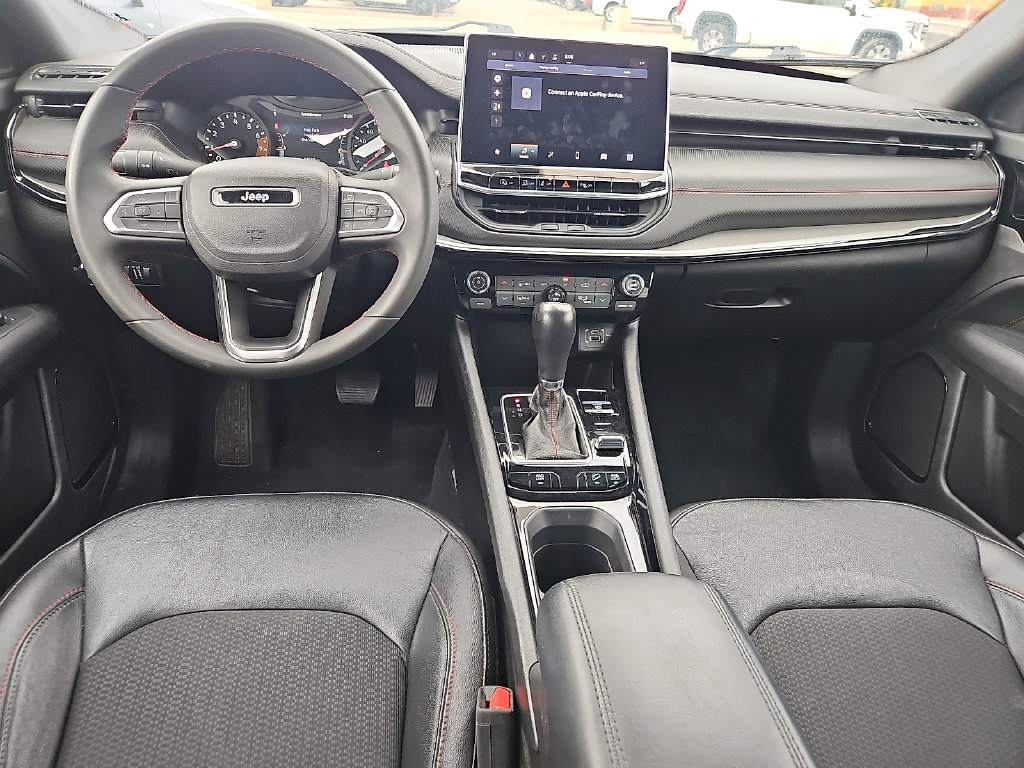 Used 2025 Jeep Compass Trailhawk AWD/4WD image 12
