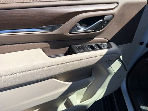 Used 2024 GMC Yukon XL Denali image 13