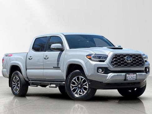 Used 2021 Toyota Tacoma TRD Sport w/ TRD Premium Sport Package AWD/4WD image 1