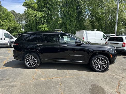 Used 2025 Jeep Grand Cherokee L Summit AWD/4WD image 10