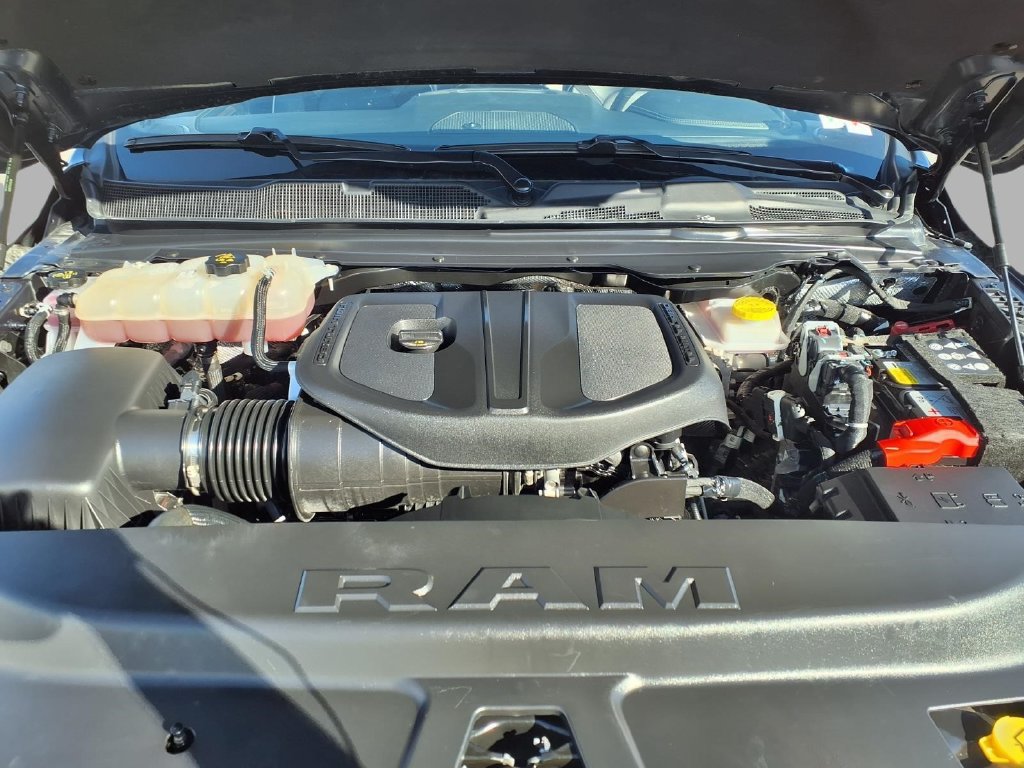 Used 2026 RAM 1500 Laramie AWD/4WD image 3