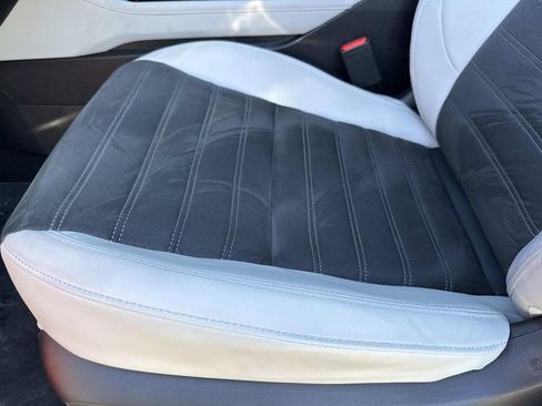 Used 2025 Mitsubishi Outlander SE image 28