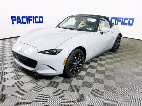 Certified 2024 MAZDA MX-5 Miata Grand Touring w/ Weather Package RWD image 4