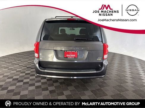 Used 2018 Dodge Grand Caravan SXT FWD image 6