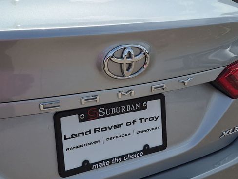 Used 2020 Toyota Camry XLE FWD image 12