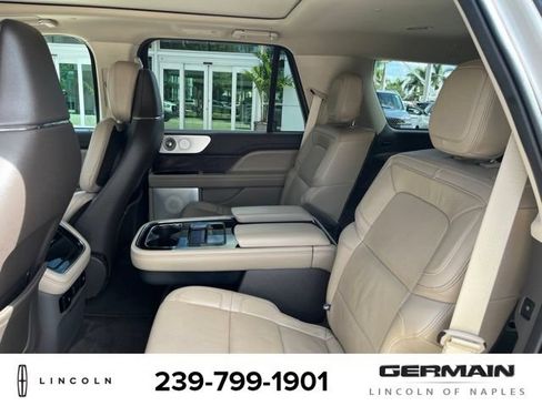 Used 2023 Lincoln Navigator Reserve RWD image 12