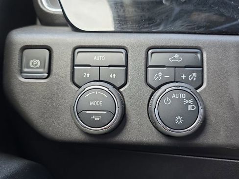 Used 2025 Chevrolet Silverado 1500 LT AWD/4WD image 24
