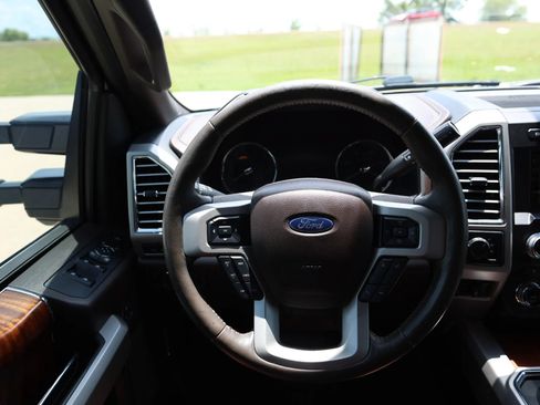 Used 2018 Ford F250 King Ranch w/ King Ranch Ultimate Package AWD/4WD image 39