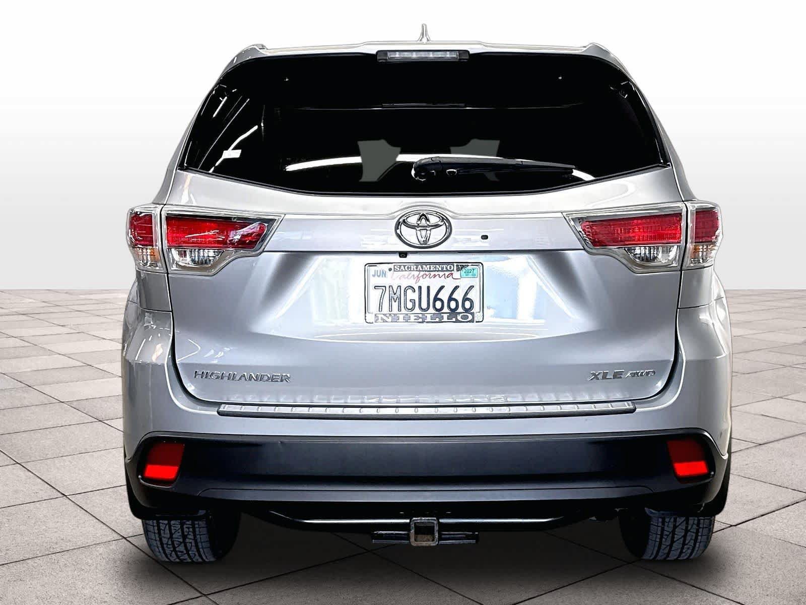 Used 2015 Toyota Highlander XLE AWD/4WD image 7