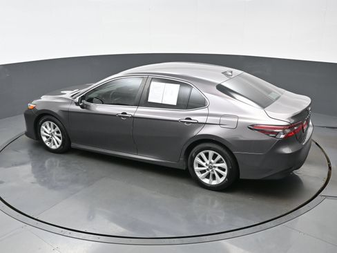 Used 2022 Toyota Camry LE FWD image 35